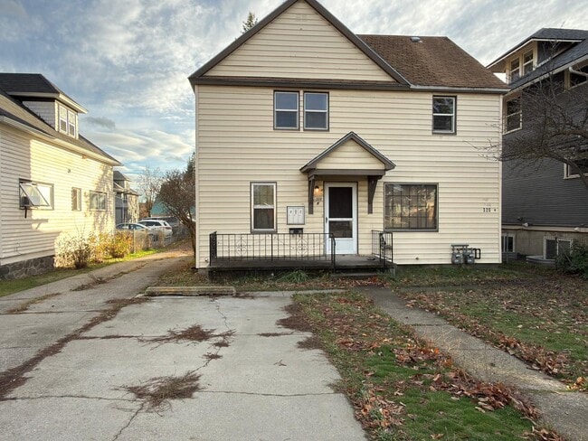 Building Photo - 320 E Indiana Ave Unit B