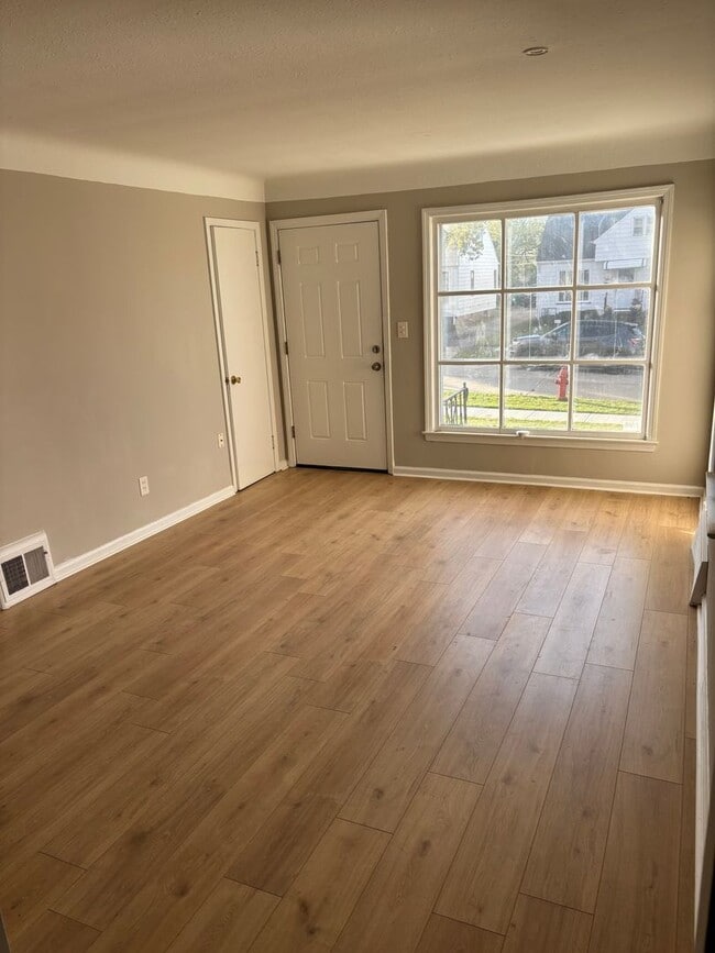Photo - Maple Heights Single Home
