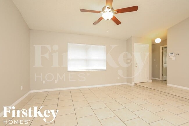 Photo - 2045 Houndslake Dr