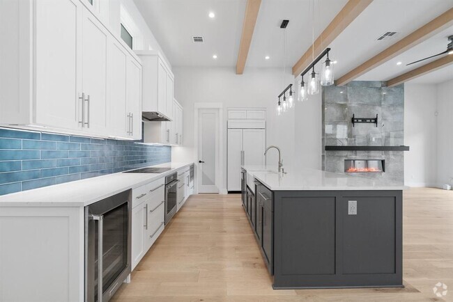 Building Photo - 13316 Galleria Cir Rental