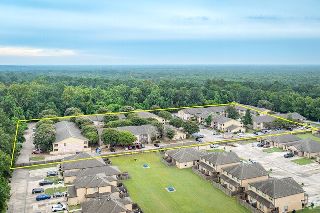 Brookhollow Apartments in Dayton, Texas