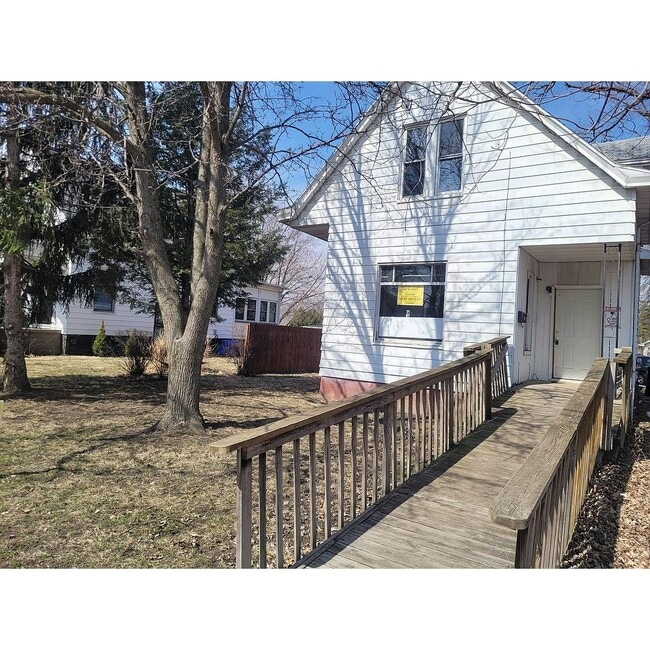 Building Photo - 505 E Virginia Ave