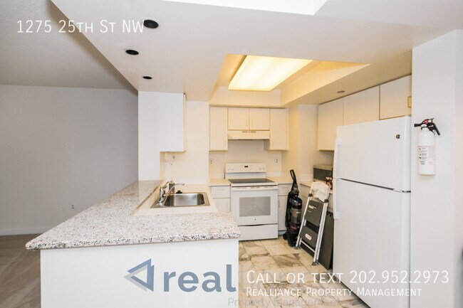 Photo - 1275 25th St NW