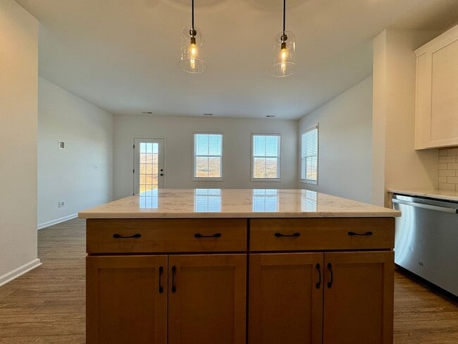 Photo - Newly Built End-Unit Townhome in Blacksburg - SHORT-TERM lease
