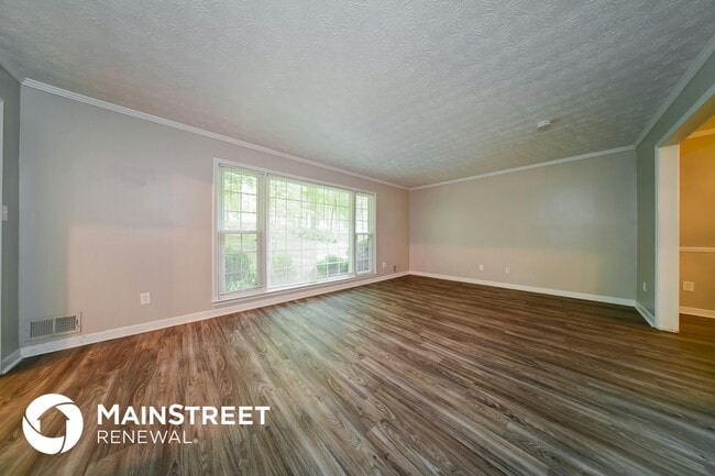 Photo - 185 Derby Dr