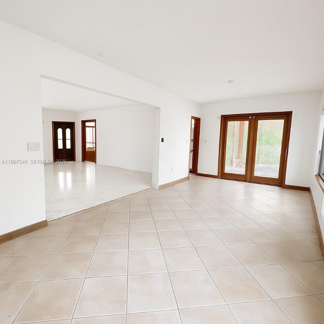 Photo - 1915 Country Club Prado