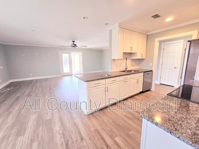 Photo - 807 S Longwood Cir