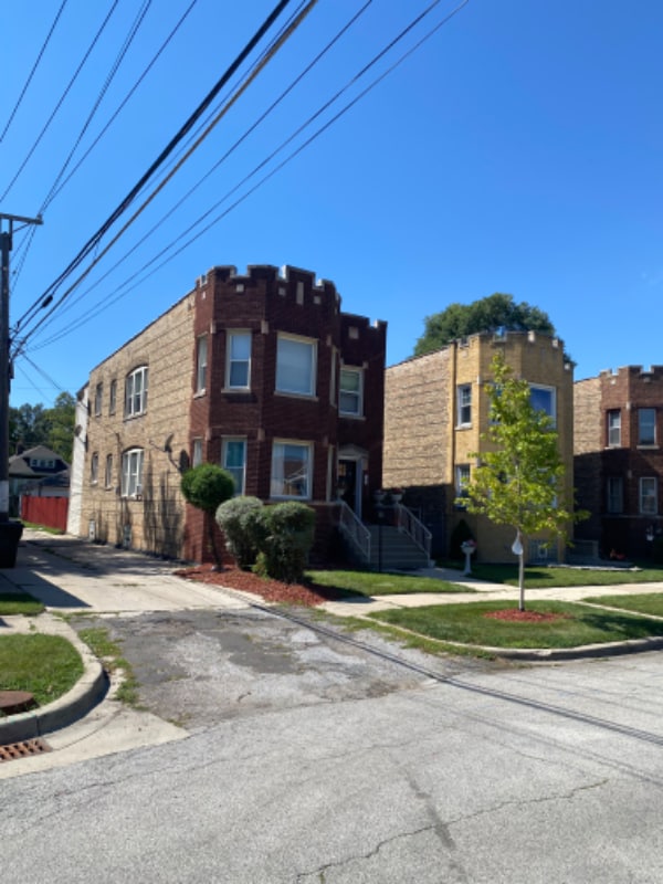 Building Photo - 10600 S Prairie Ave