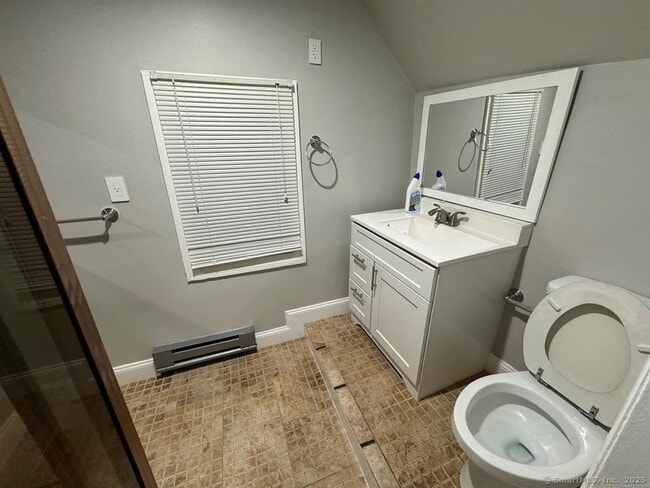 Photo - 644 Brooks St Unit 3