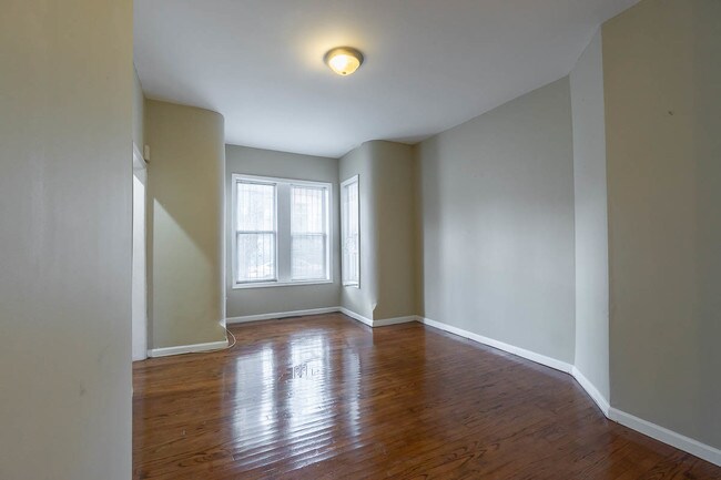 Photo - 784 Harvard St NW