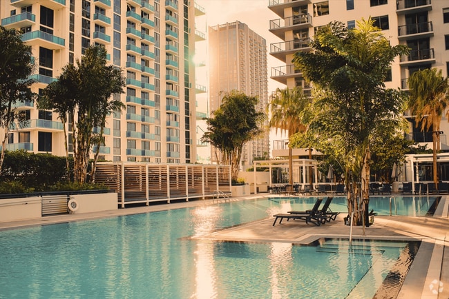 Building Photo - Flow Miami Rental