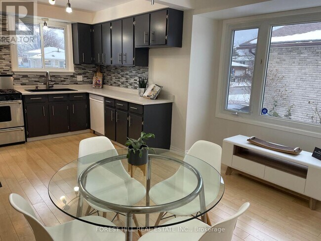 Photo - 609 Millbank Dr