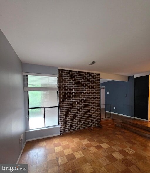 9806 Georgia Ave Unidad 302