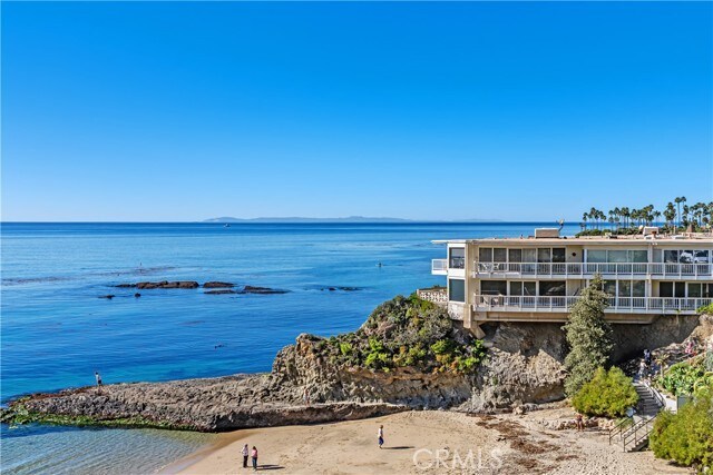 631 Cliff Dr