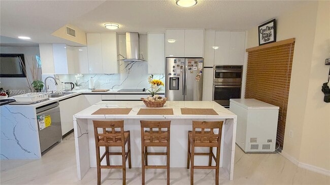 Building Photo - 9539 Weldon Cir Unit F207