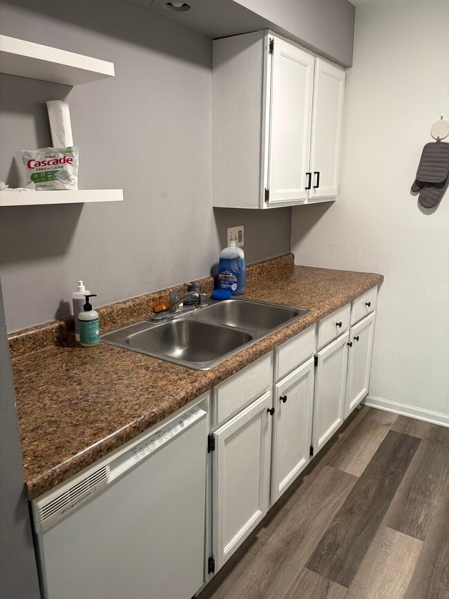 Photo - 6710 Park Ridge Dr Unidad B