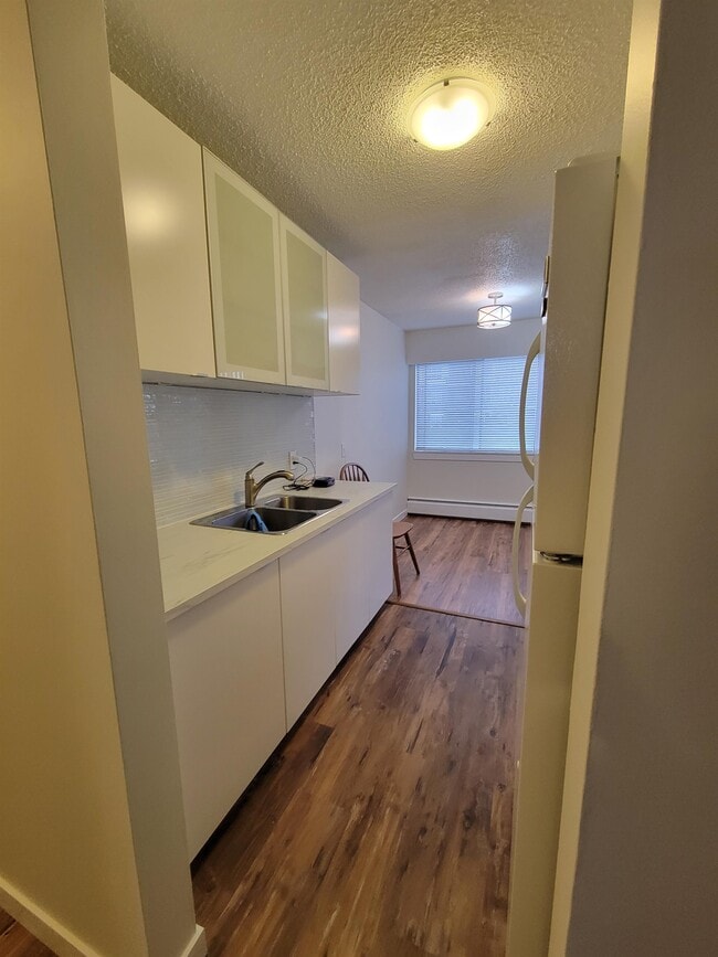 Photo - 1909-1909 Salton Rd