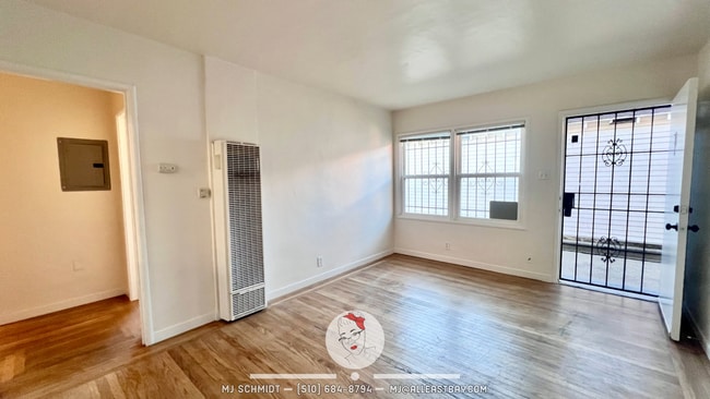 Photo - Remodeled 1 bedroom with hardwood flooring and spacious modern kitchen with new appliances! Unit A