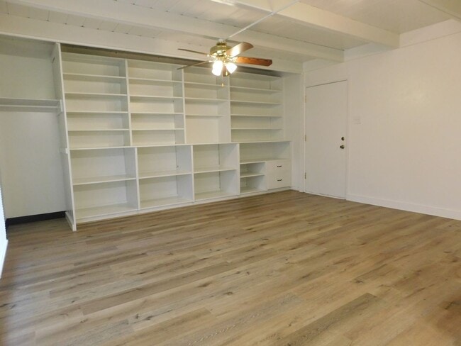 Photo - 2150 College Pl