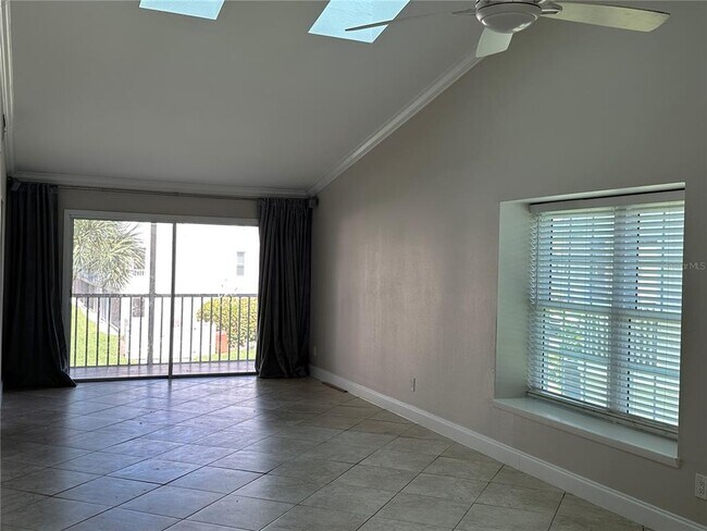 Photo - 230 Sun Vista Ct N