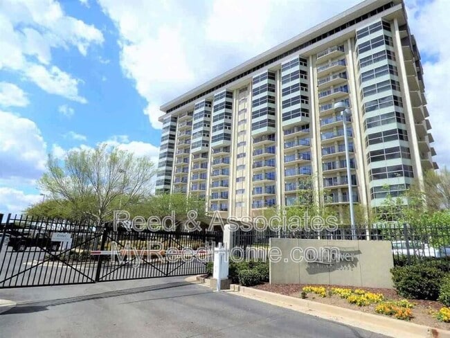 Building Photo - 655 Riverside Dr Unit #901 A