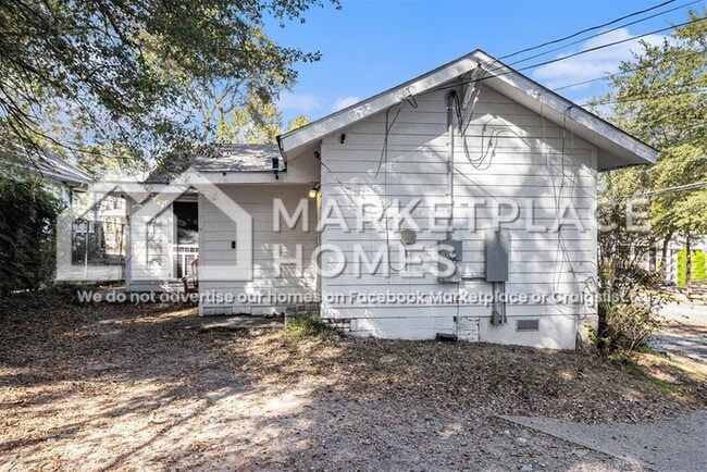 Photo - 876 Custer St