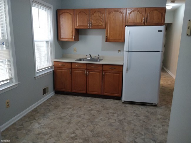Photo - 3 br, 1 bath Apartment - 1323 S 2nd St