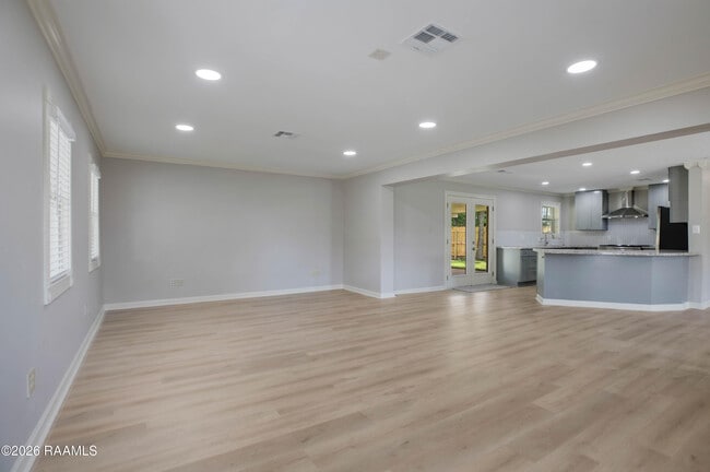 Photo - 5502 Coteau Rd