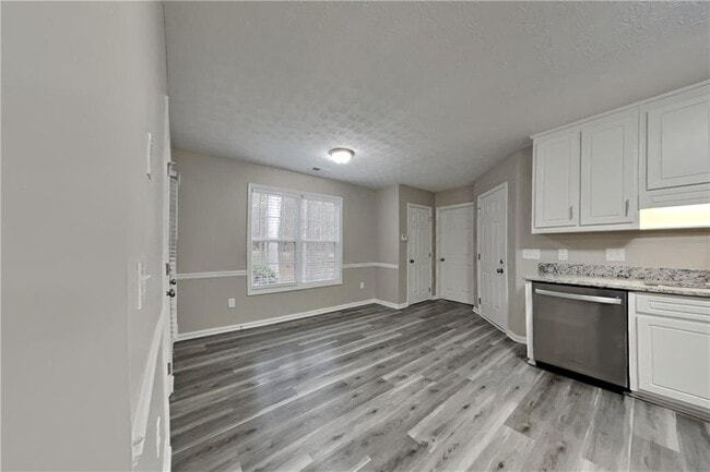 Photo - 275 Grayson Manor Dr SW