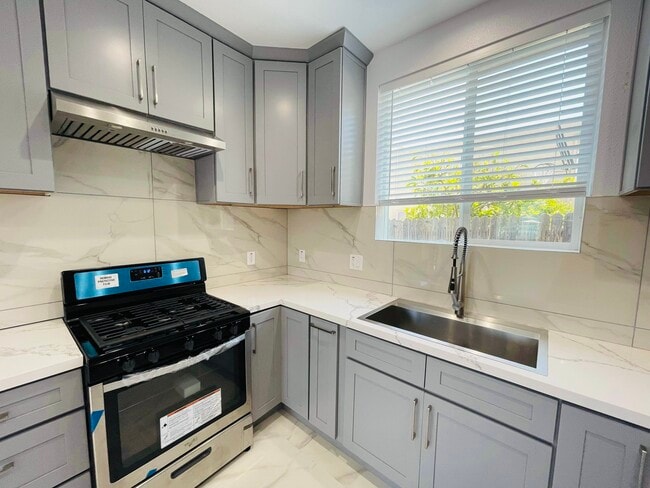 Photo - 15410 Firmona Ave