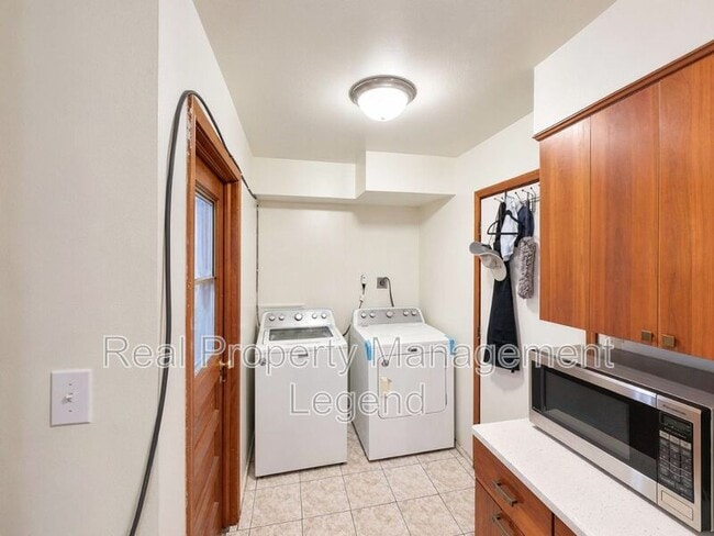 Photo - 409 LaSalle Drive