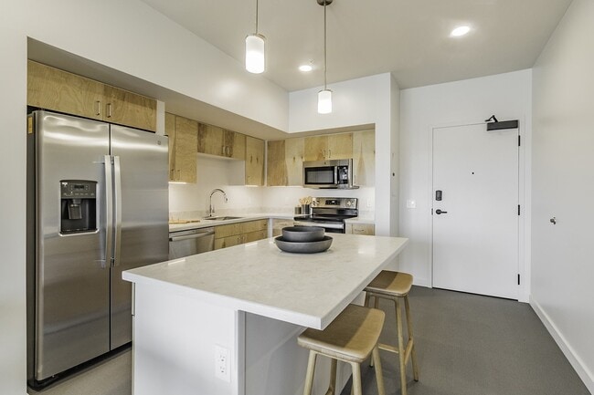 Photo - 202 Railside