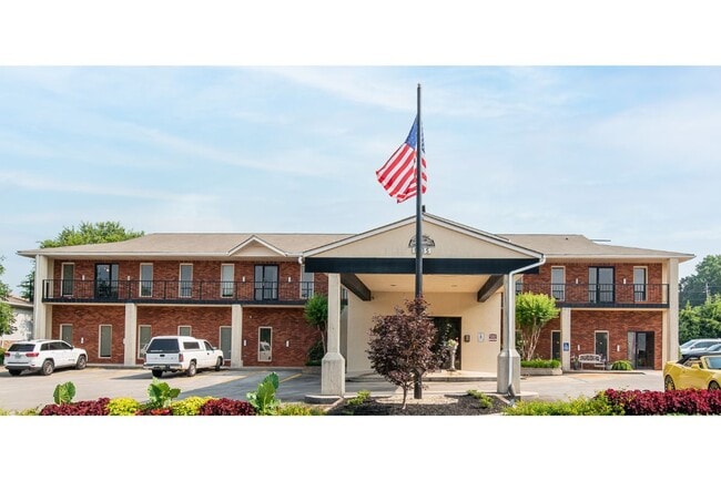 Photo - Executive Lodge