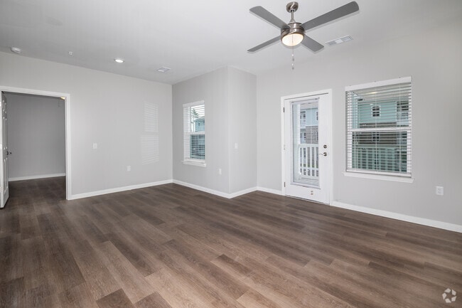 1BR, 1BA-750SF - Living Room