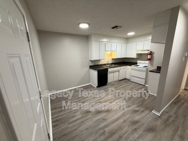 Photo - 516 Highpoint Dr Unit Apt A