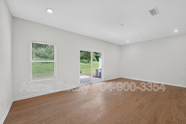 Photo - 230 Quinn Rd