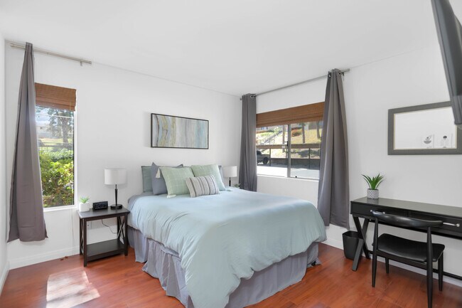 Photo - 10240 Black Mountain Rd Unidad 109