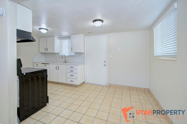 Photo - 39 W 600 N St