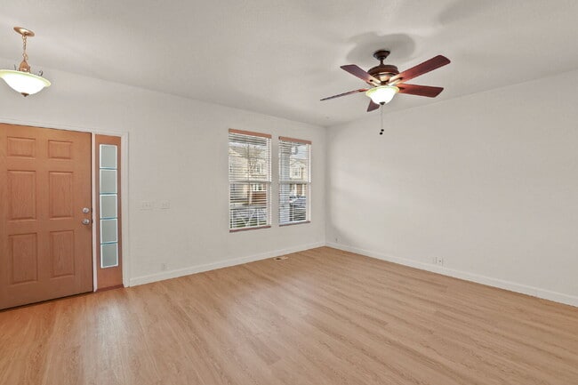 Photo - Well maintained pet friendly townhome, close to downtown.