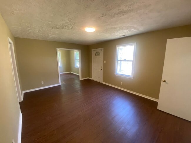 Photo - **AVAILABLE NOW**East Columbus 2 Bedroom / 1 Bathroom Home for Rent***