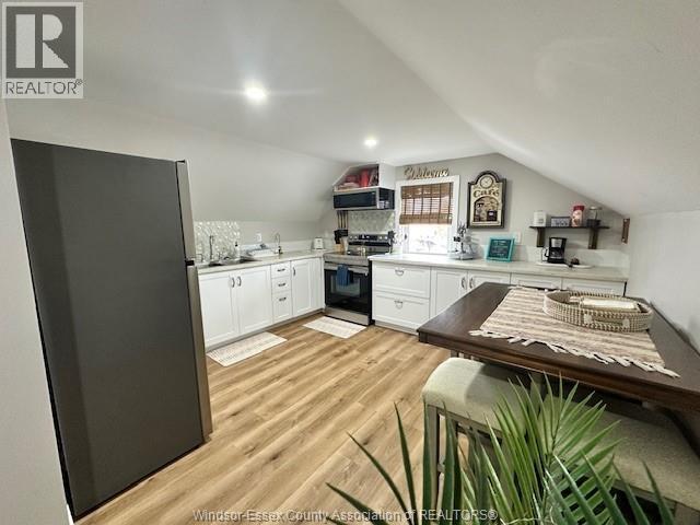 Photo - 554 Notre Dame St Unit UPPER