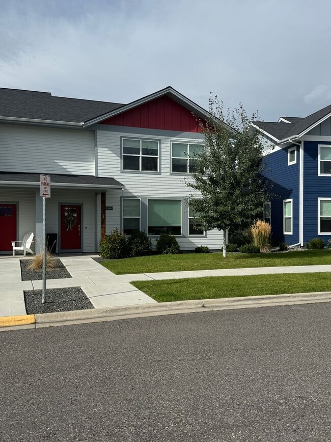 Photo - Gorgeous Townhome for Rent in the Lakes Neighborhood! Walking Distance to Parks and Lakes!