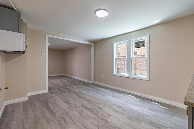 Photo - 2604 Schrage Ave