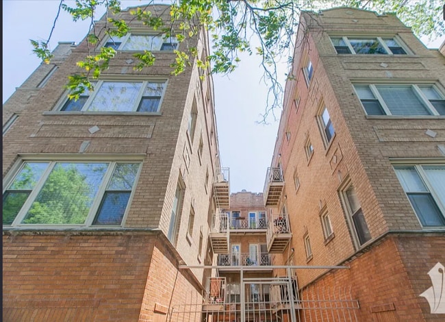Photo - 1009 N Oakley Blvd Unit #  02E