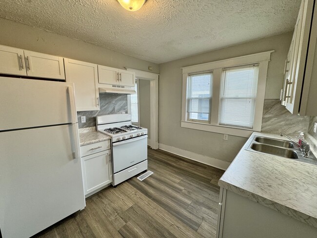 Photo - 808 E Elm St