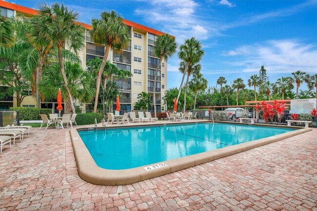 Photo - 2350 NE 14th Street Causeway Unit 611