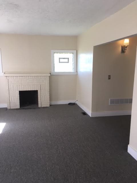 Building Photo - 398 Douglas St Unit 1