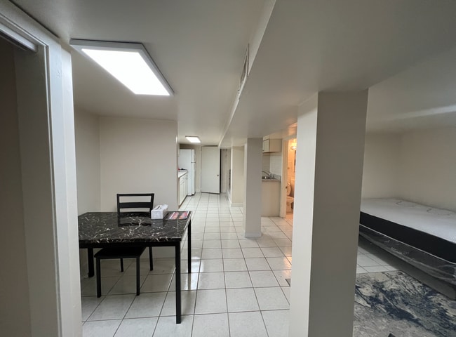 Photo - 4354 W Roscoe St Unidad g