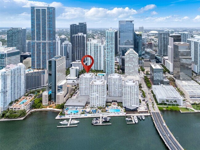 Building Photo - 999 Brickell Bay Dr Unit 1005