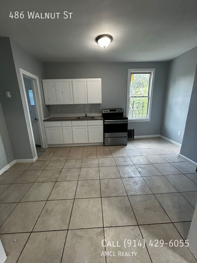 Photo - 486 Walnut St